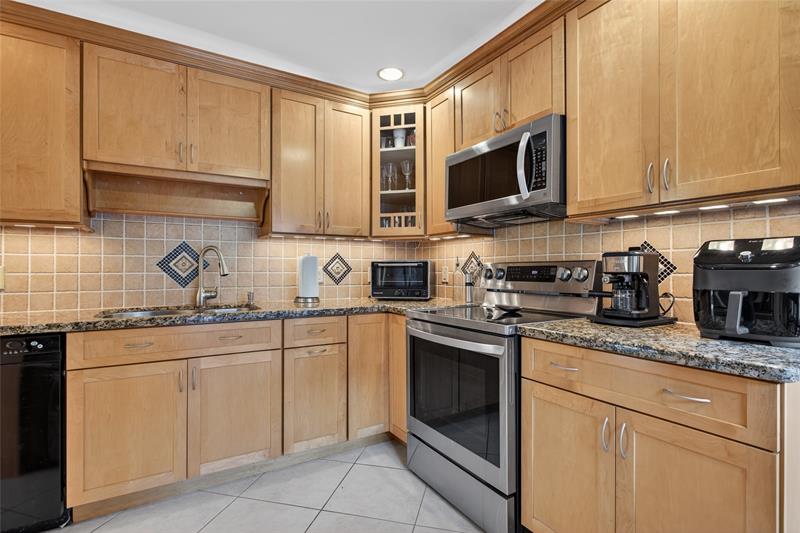 Image 12 of 36 For 1804 Tamarind Ln