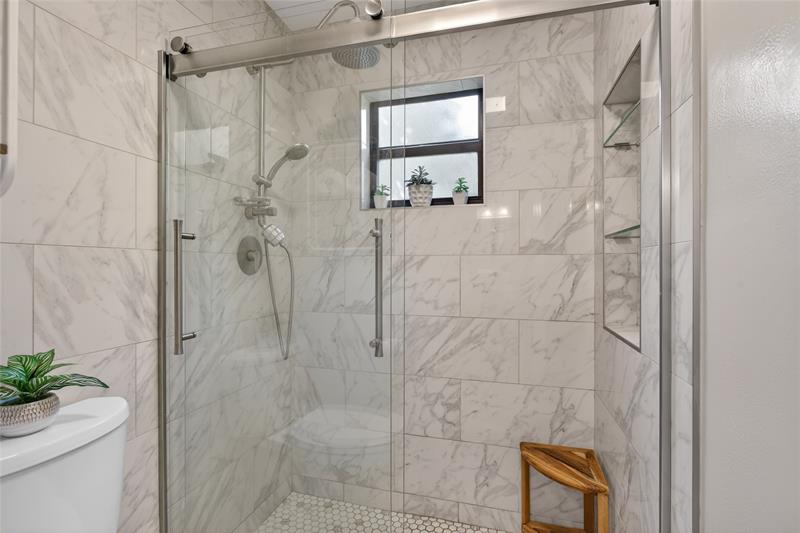 Image 19 of 36 For 1804 Tamarind Ln