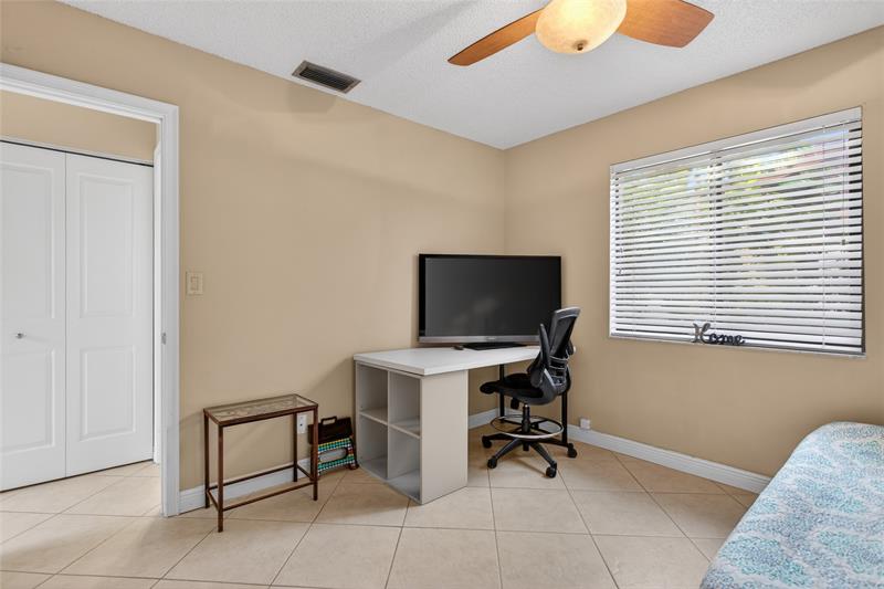 Image 21 of 36 For 1804 Tamarind Ln