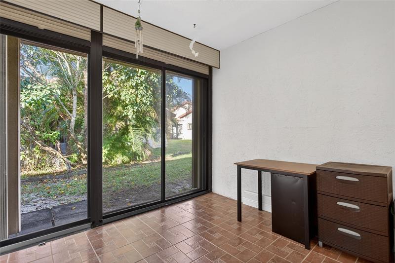 Image 24 of 36 For 1804 Tamarind Ln