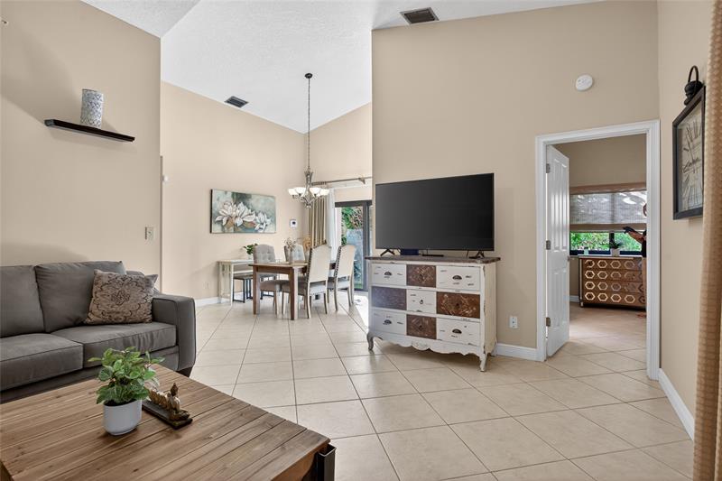 Image 7 of 36 For 1804 Tamarind Ln