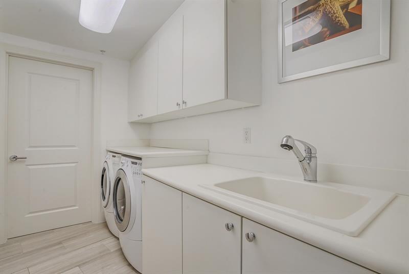 Image 26 of 44 For 1 Ocean Blvd  1512