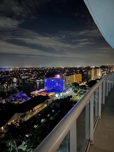 Image 43 of 44 For 1 Ocean Blvd  1512