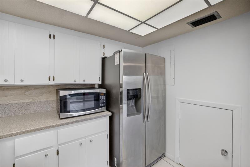 Image 25 of 60 For 16 Toledo Ct  3-38