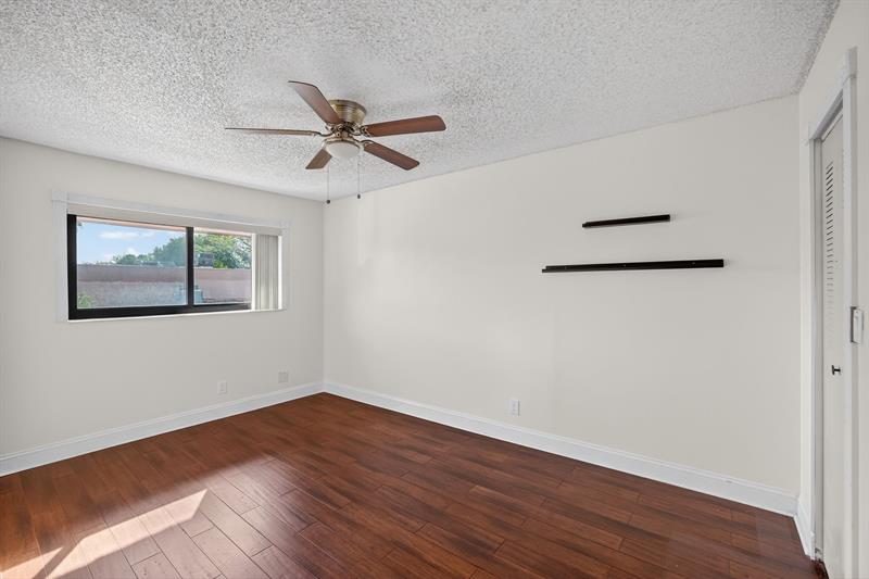 Image 30 of 60 For 16 Toledo Ct  3-38