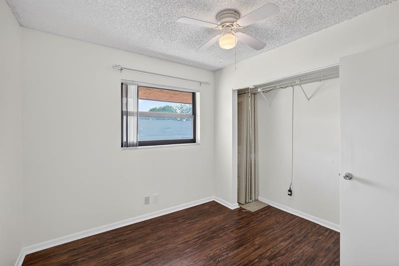 Image 31 of 60 For 16 Toledo Ct  3-38