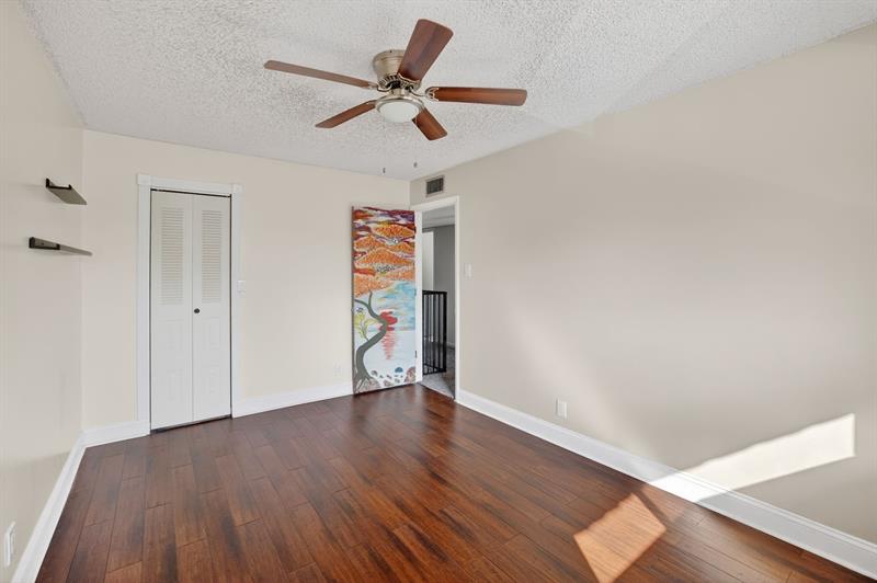 Image 32 of 60 For 16 Toledo Ct  3-38