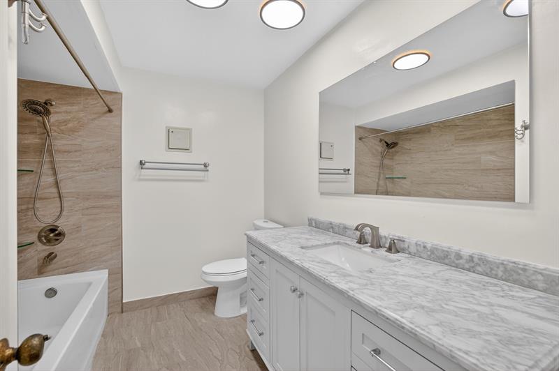 Image 33 of 60 For 16 Toledo Ct  3-38