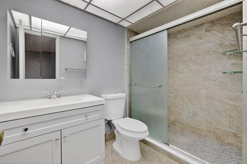 Image 37 of 60 For 16 Toledo Ct  3-38