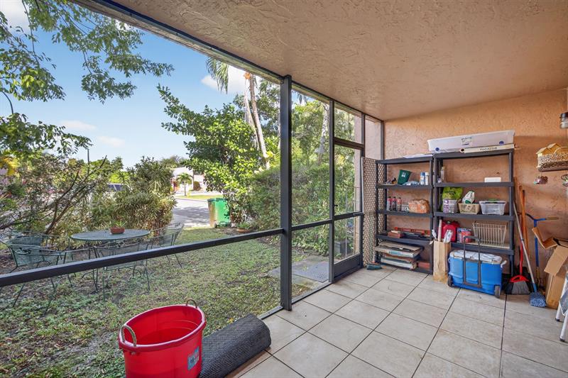 Image 39 of 60 For 16 Toledo Ct  3-38