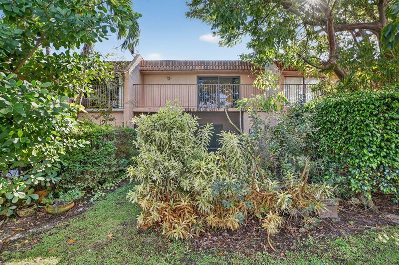 Image 46 of 60 For 16 Toledo Ct  3-38