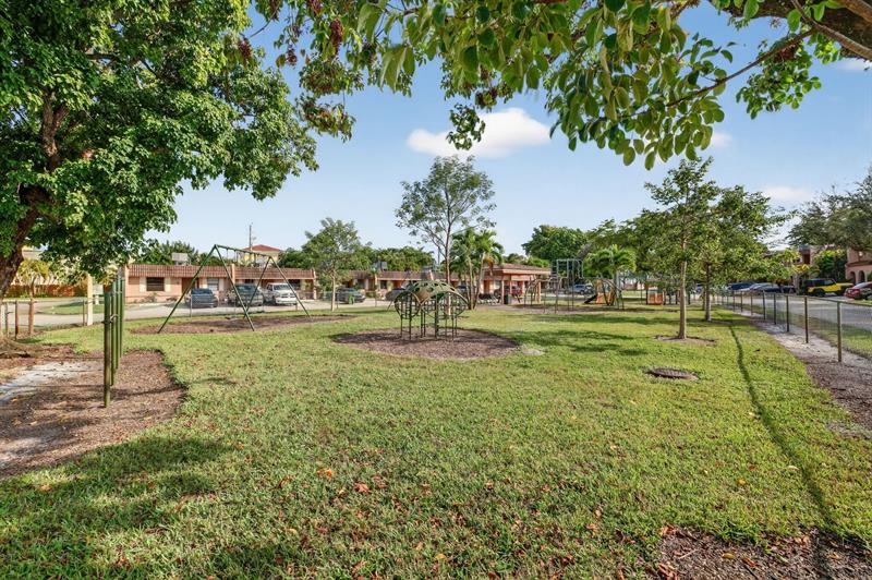 Image 51 of 60 For 16 Toledo Ct  3-38