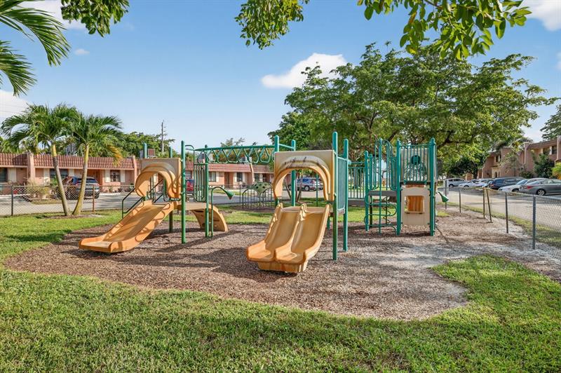 Image 52 of 60 For 16 Toledo Ct  3-38