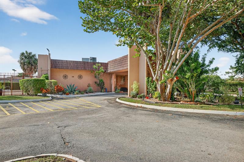 Image 54 of 60 For 16 Toledo Ct  3-38