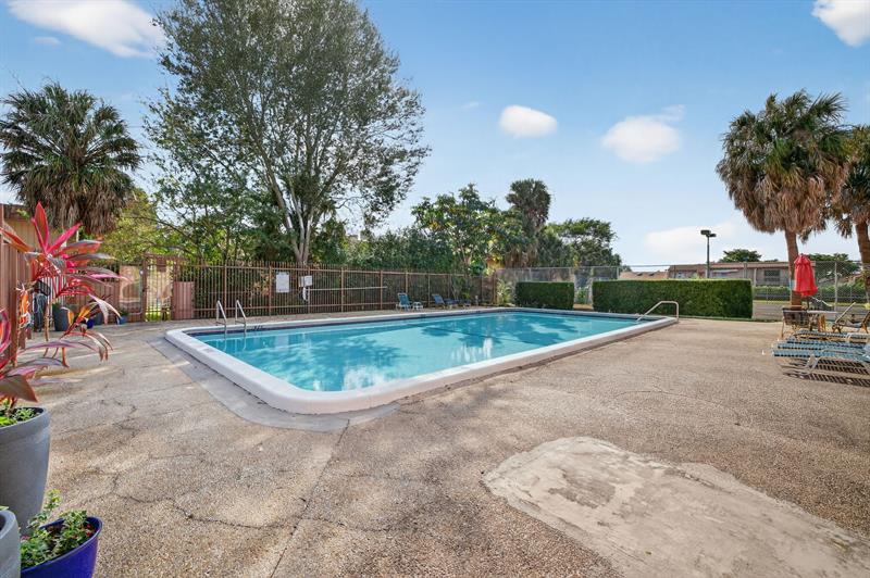 Image 55 of 60 For 16 Toledo Ct  3-38