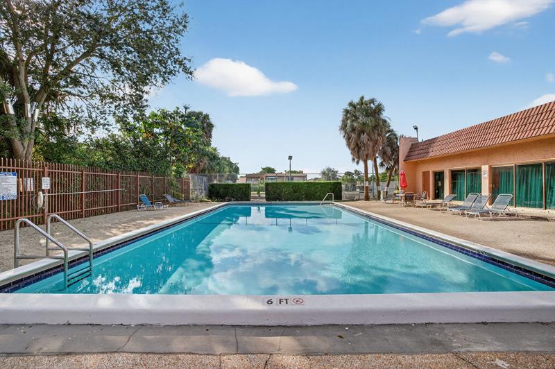 Image 56 of 60 For 16 Toledo Ct  3-38