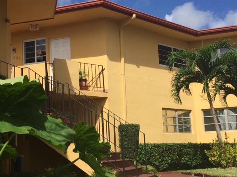 Image 3 of 11 For 1715 Miami Gardens Dr 129