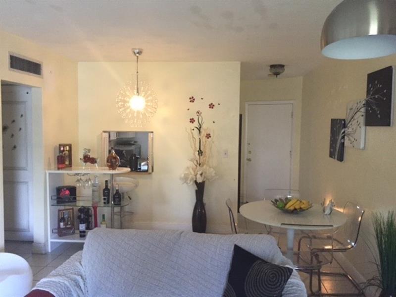 Image 7 of 11 For 1715 Miami Gardens Dr 129