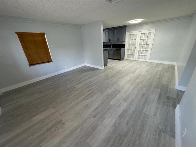 Image 14 of 45 For 6100 4th Ave