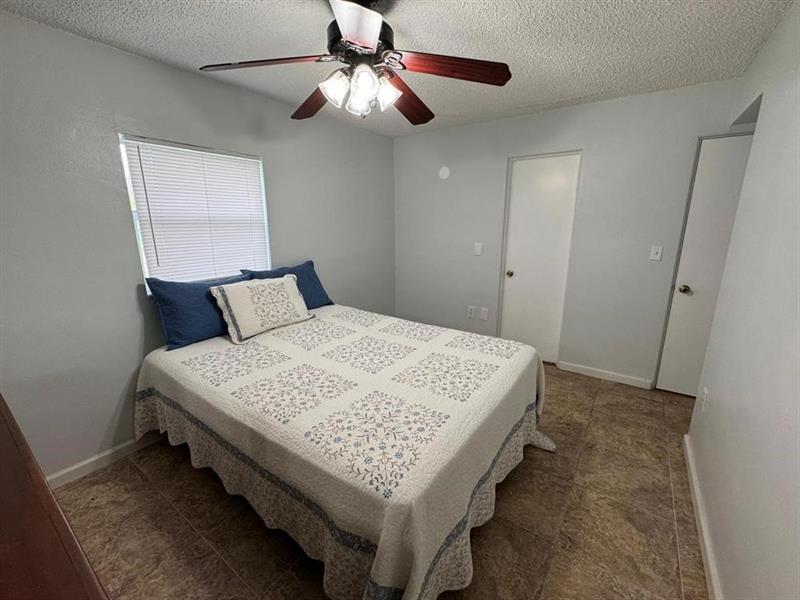 Image 17 of 45 For 6100 4th Ave