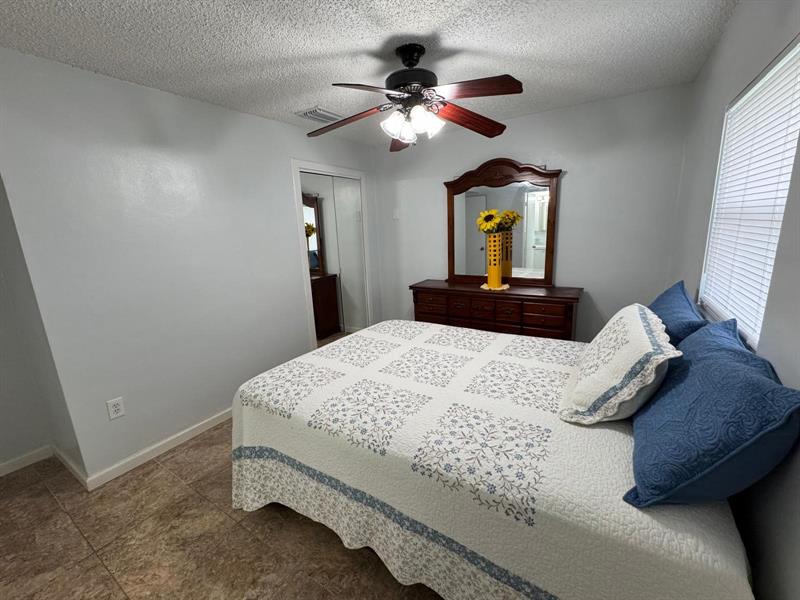 Image 19 of 45 For 6100 4th Ave