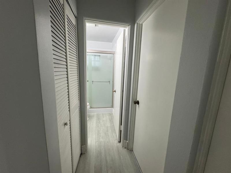 Image 27 of 45 For 6100 4th Ave