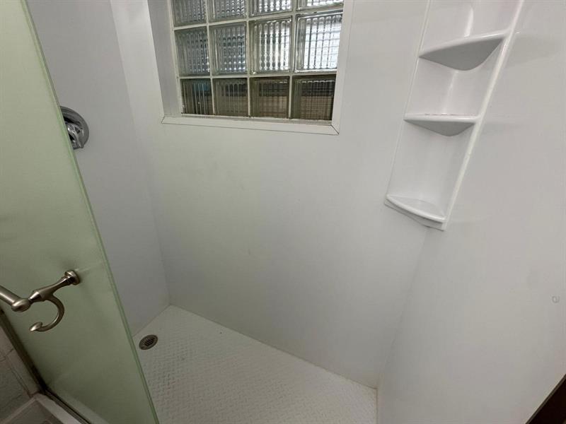 Image 31 of 45 For 6100 4th Ave