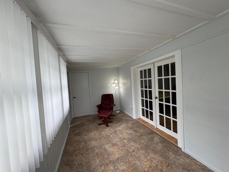 Image 34 of 45 For 6100 4th Ave