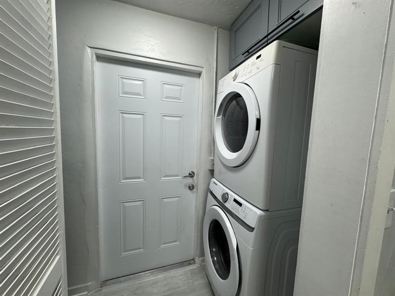 Image 36 of 45 For 6100 4th Ave