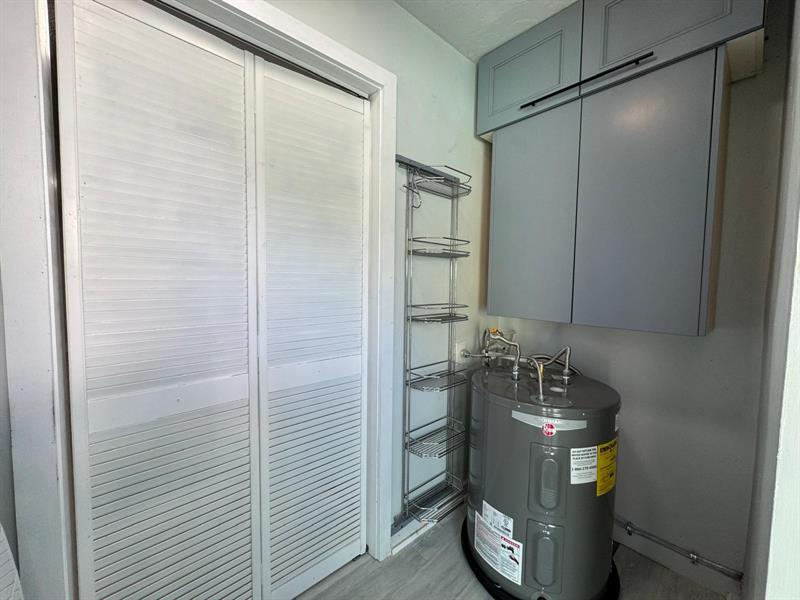 Image 37 of 45 For 6100 4th Ave