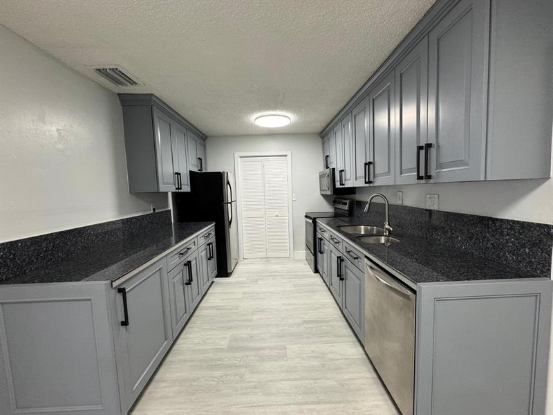 Image 4 of 45 For 6100 4th Ave