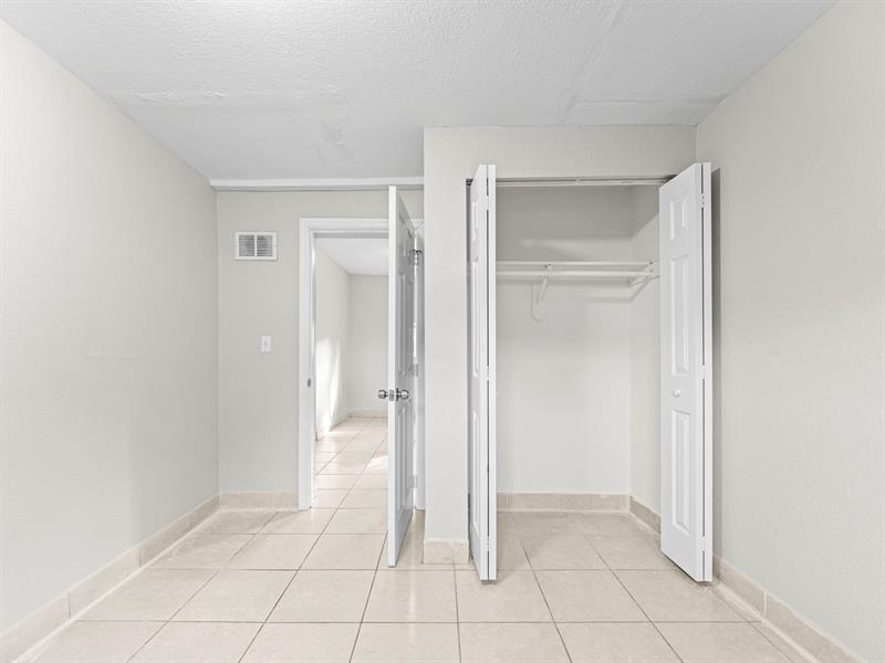 Image 15 of 31 For 21200 12th Ct