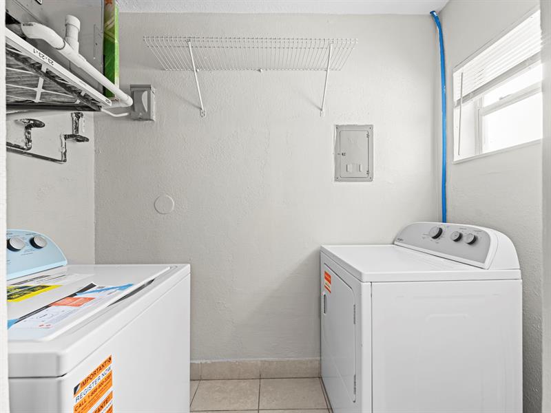 Image 23 of 31 For 21200 12th Ct