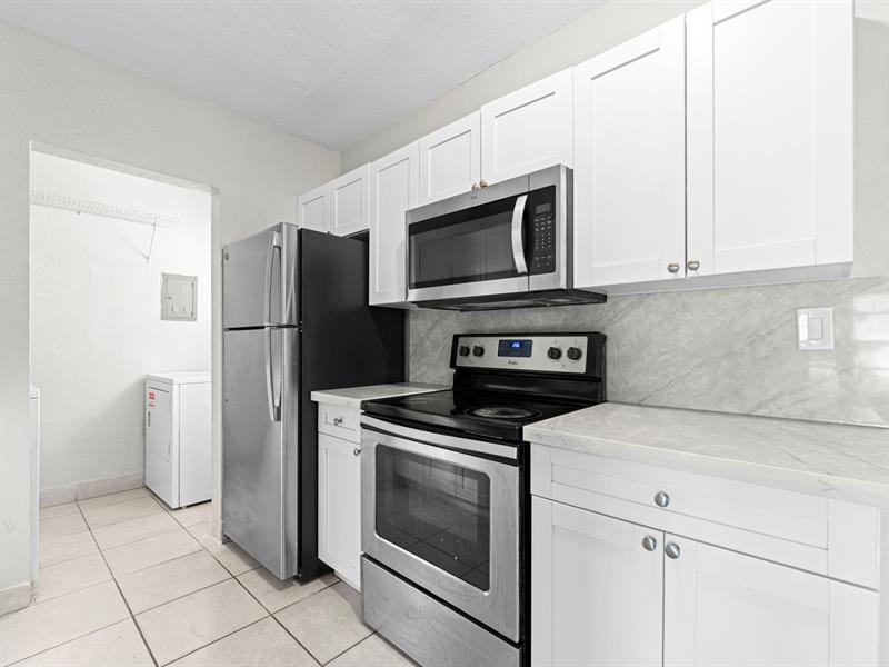 Image 4 of 31 For 21200 12th Ct