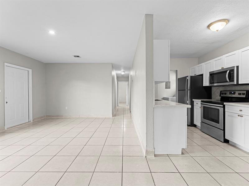 Image 5 of 31 For 21200 12th Ct