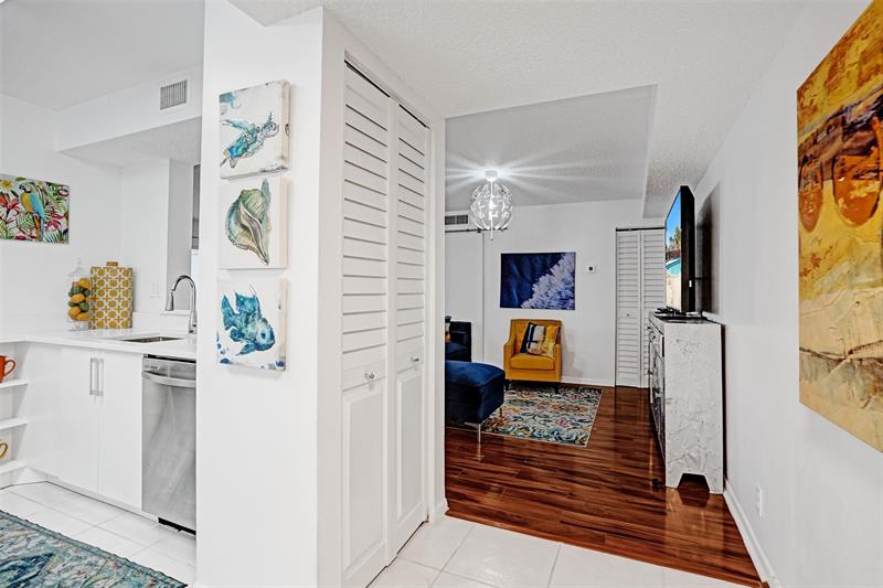 Image 12 of 33 For 12131 Royal Palm Blvd  #2e