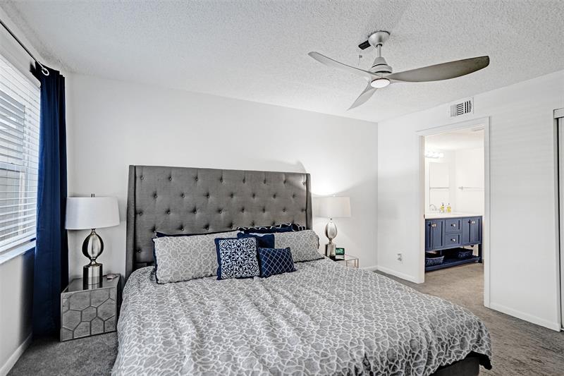 Image 14 of 33 For 12131 Royal Palm Blvd  #2e