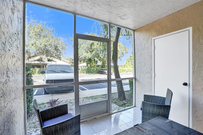 Image 26 of 33 For 12131 Royal Palm Blvd  #2e