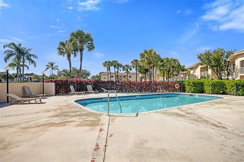 Image 32 of 33 For 12131 Royal Palm Blvd  #2e