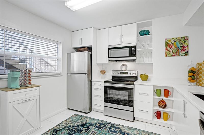 Image 8 of 33 For 12131 Royal Palm Blvd  #2e