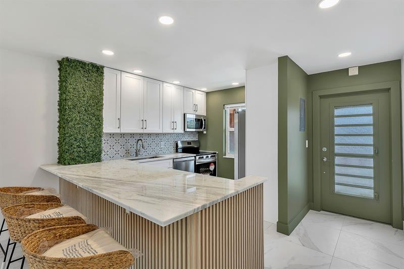 Image 4 of 17 For 9818 Marina Blvd  1225