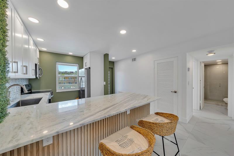 Image 5 of 17 For 9818 Marina Blvd  1225