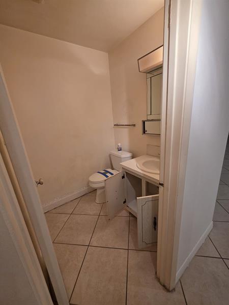 Image 13 of 29 For 5073 Lakefront Blvd  C