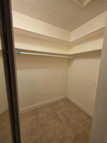 Image 22 of 29 For 5073 Lakefront Blvd  C