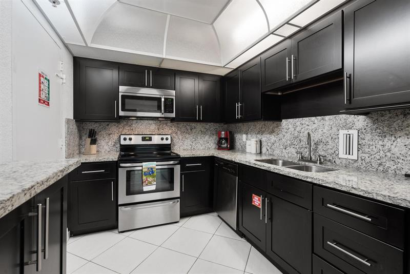 Image 12 of 25 For 4001 Ocean Dr  14d