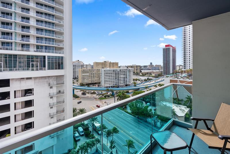 Image 13 of 25 For 4001 Ocean Dr  14d