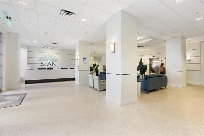 Image 22 of 25 For 4001 Ocean Dr  14d