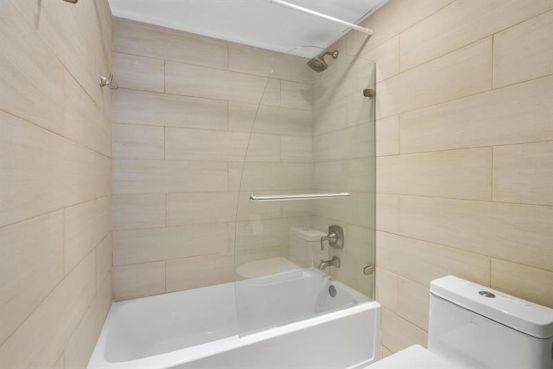 Image 13 of 23 For 4001 Ocean Dr 8e