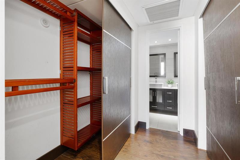 Image 17 of 23 For 4001 Ocean Dr 8e