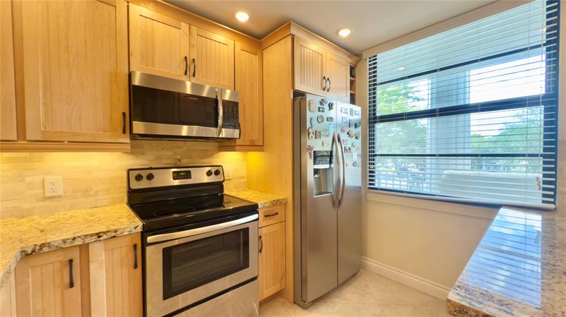 Image 12 of 24 For 1516 Whitehall Dr  303